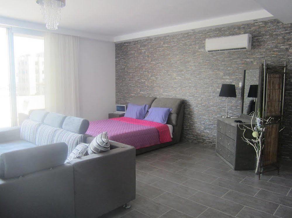 Marina Apartments 211 Ларнака Екстериор снимка